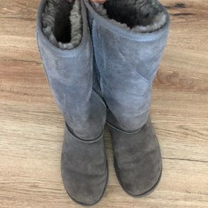 Gray Uggs Size 6 Classic Tall (I am Size 7.5)